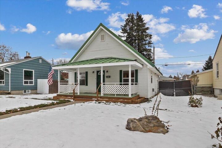 5014 N Adams St  Spokane WA 99205 photo