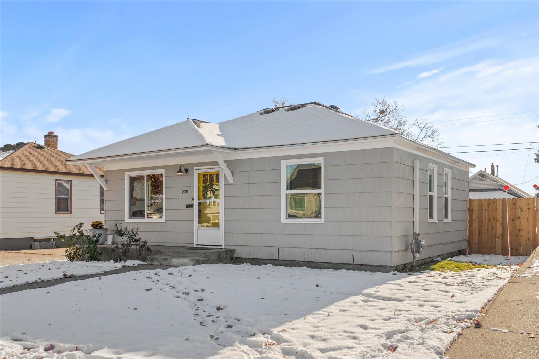 Property Photo: 908 E Wabash Ave WA 99207