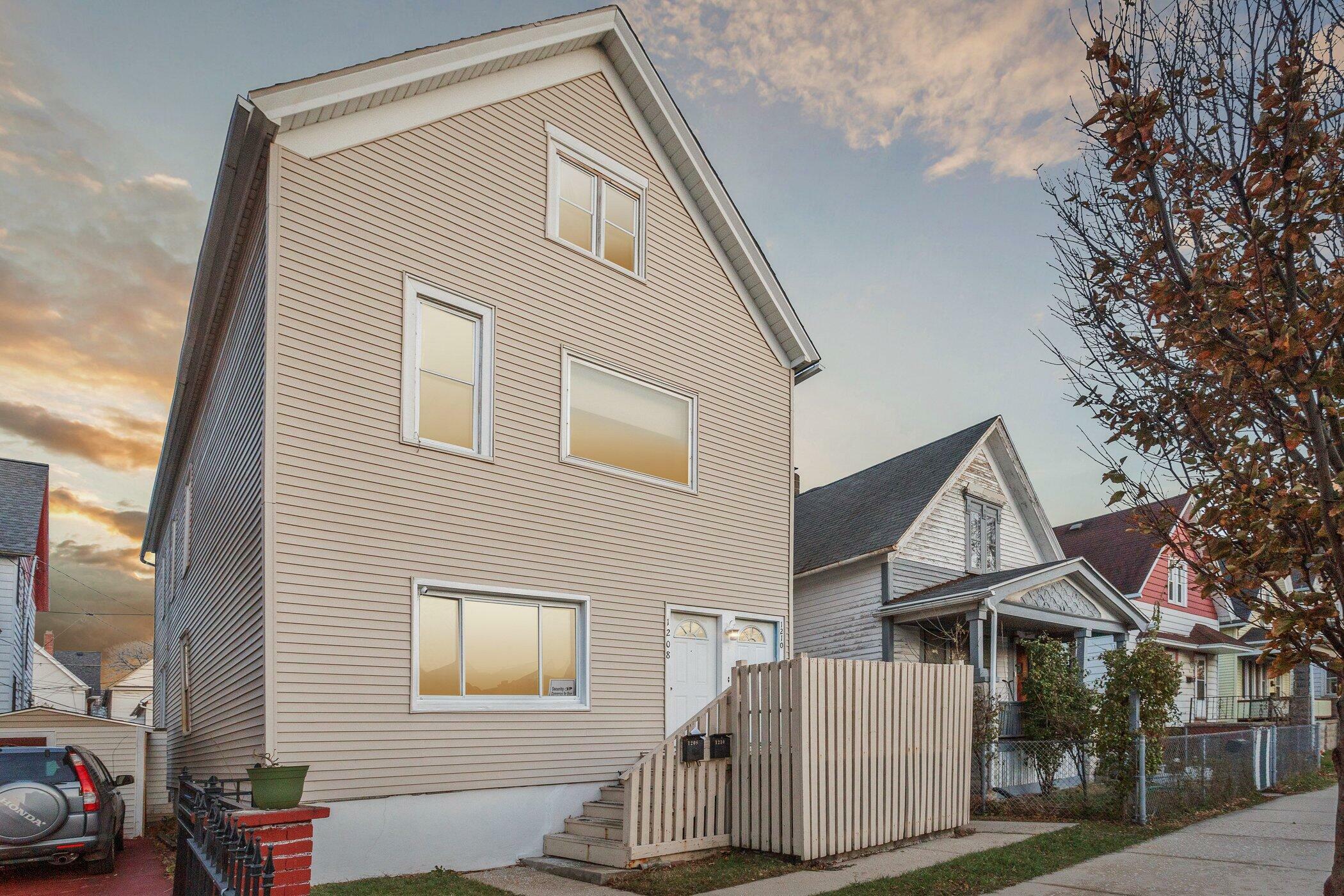 Property Photo:  1208 S 19th St 1210  WI 53204 