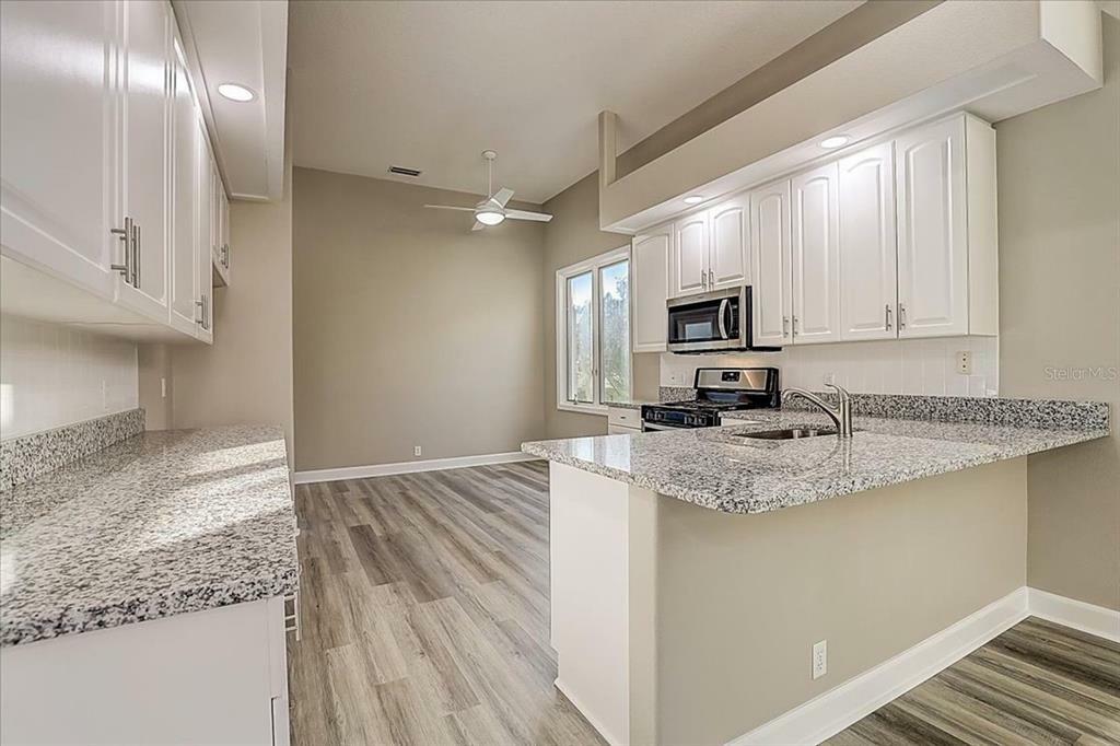 Property Photo: 8721 53rd Place E FL 34211