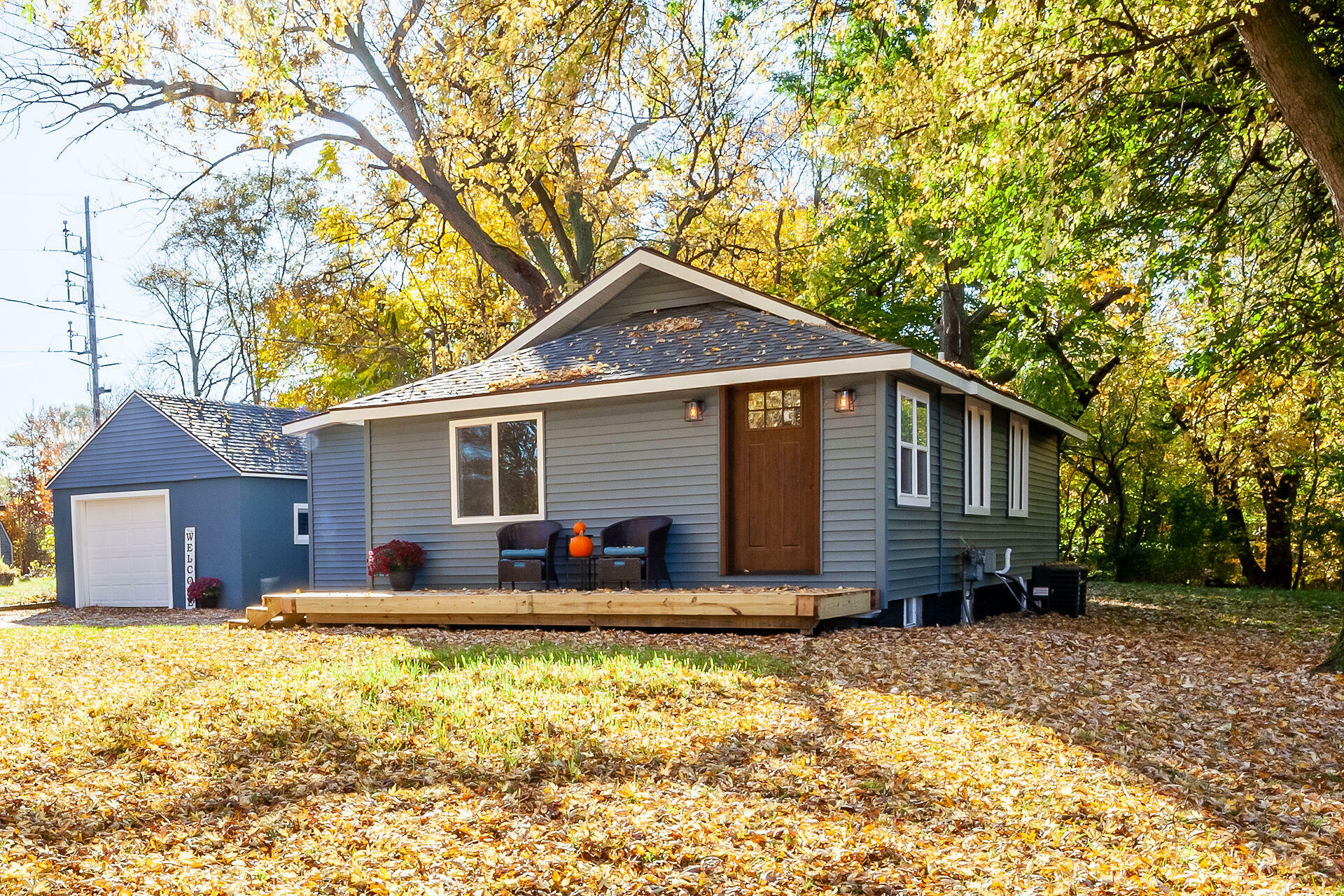 Property Photo:  987 Oak Avenue  MI 49442 