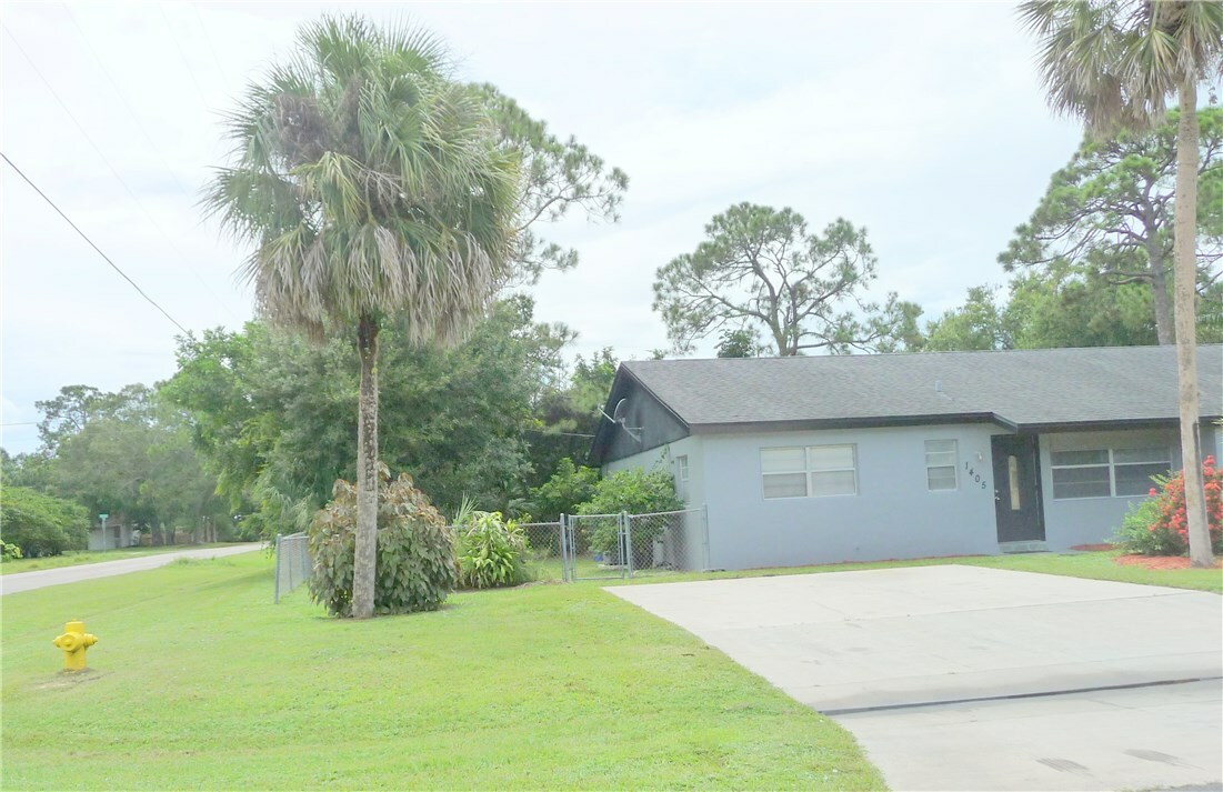 Property Photo:  1405 41st Avenue  FL 32960 