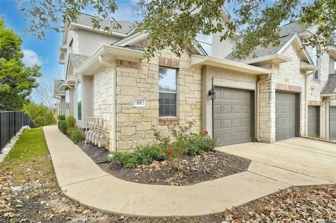 Property Photo:  101 SE Aria Ridge 901  TX 78738 