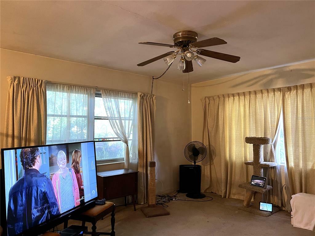 Property Photo:  7816 Pine Hill Drive  FL 33617 