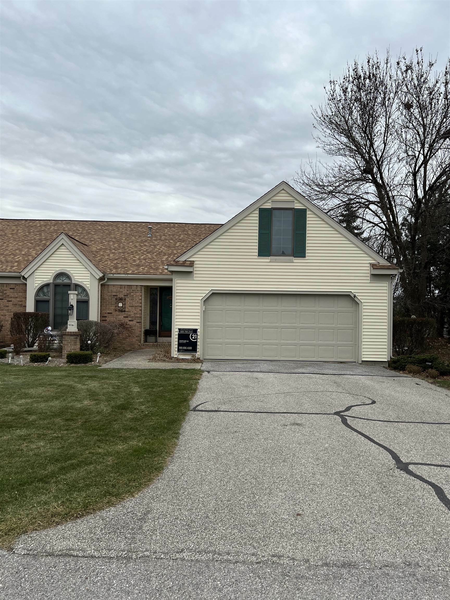 5536 Cedarcrest Ln  Bay City MI 48706 photo