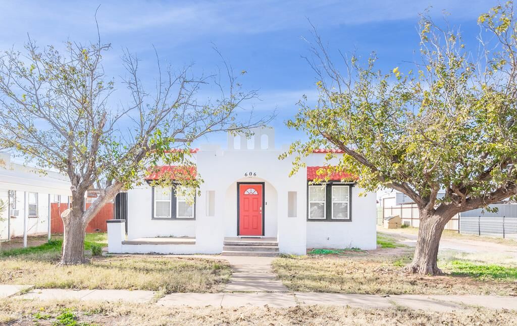 Property Photo: 606 S Colorado St TX 79701