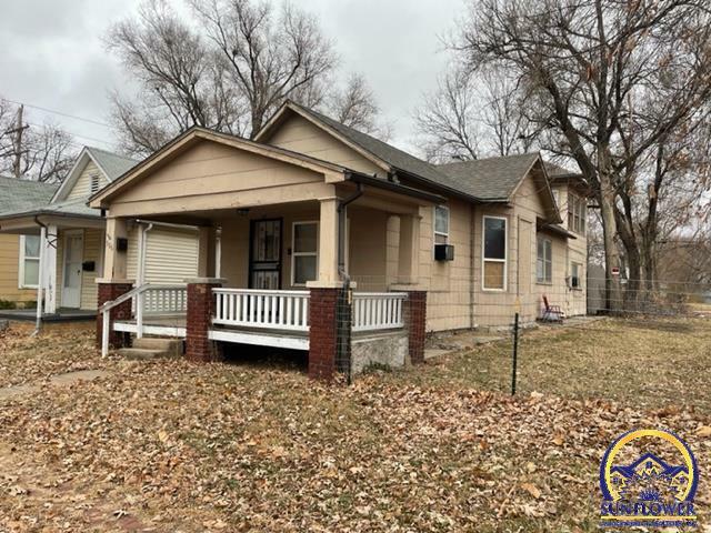 Property Photo:  506 SW Buchanan St  KS 66606 