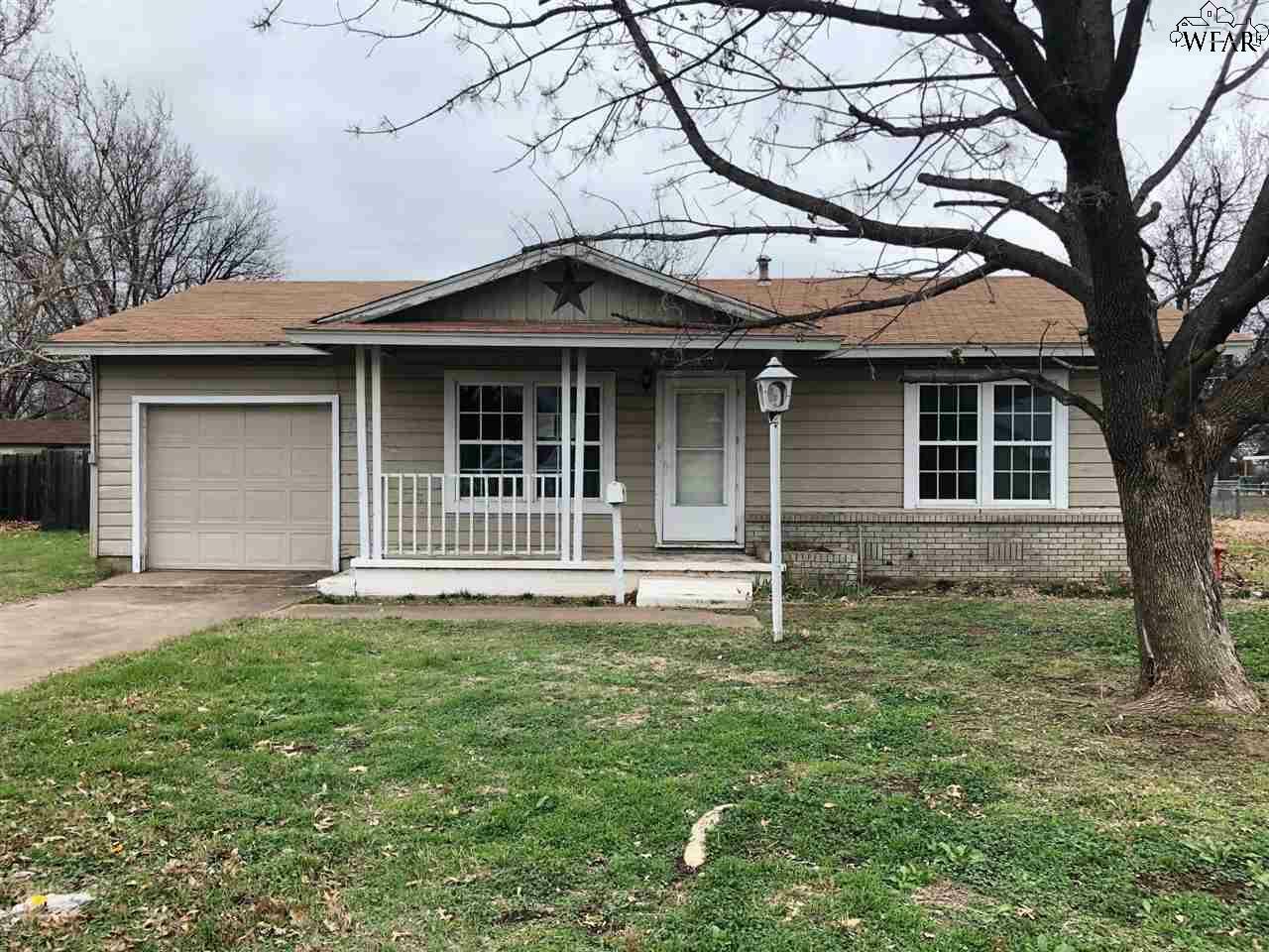 Property Photo:  405 Peach Street  TX 76354 