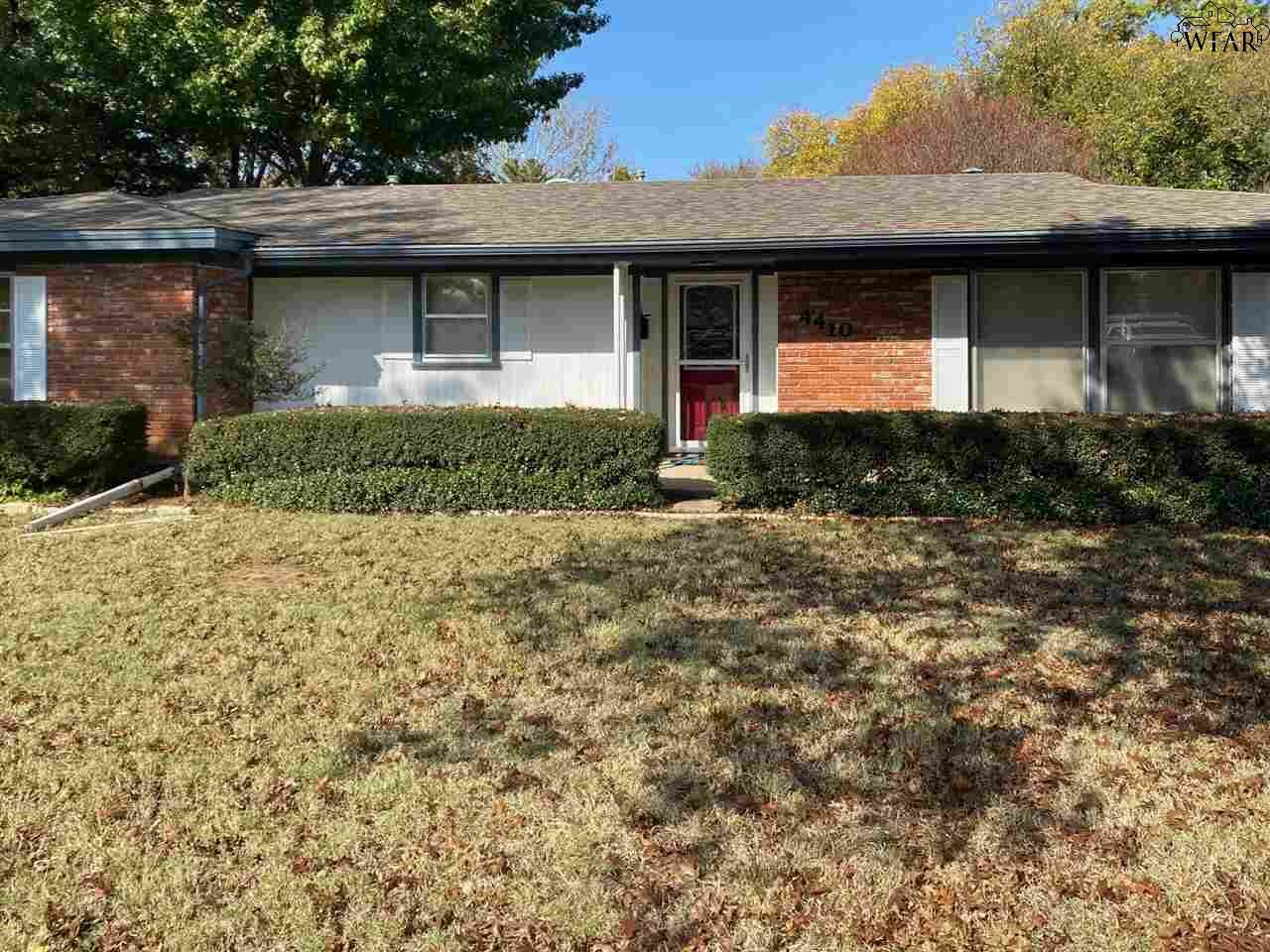 Property Photo: 4410 University Avenue TX 76310-2444
