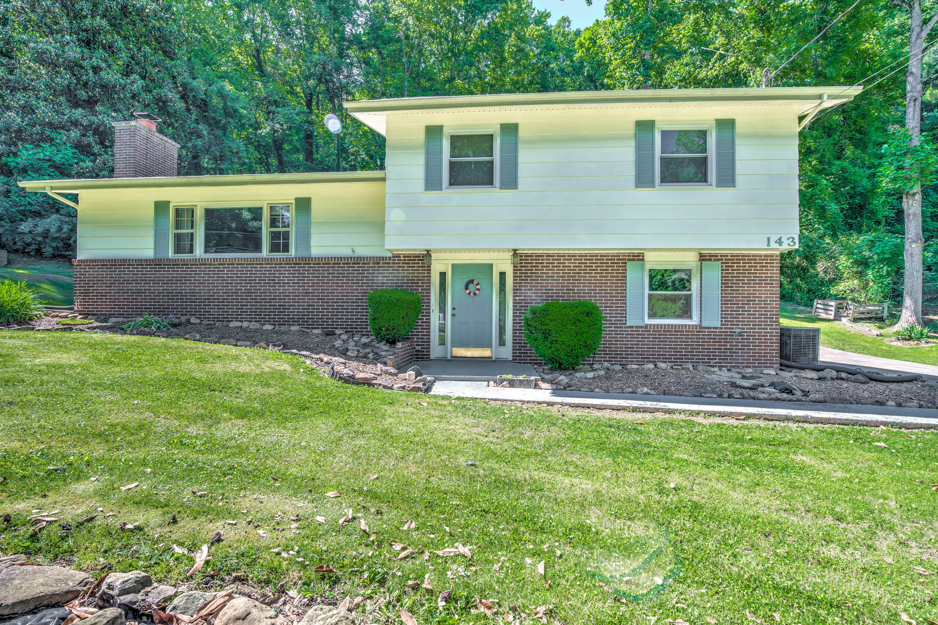 Property Photo:  143 Nebraska Ave  TN 37830 