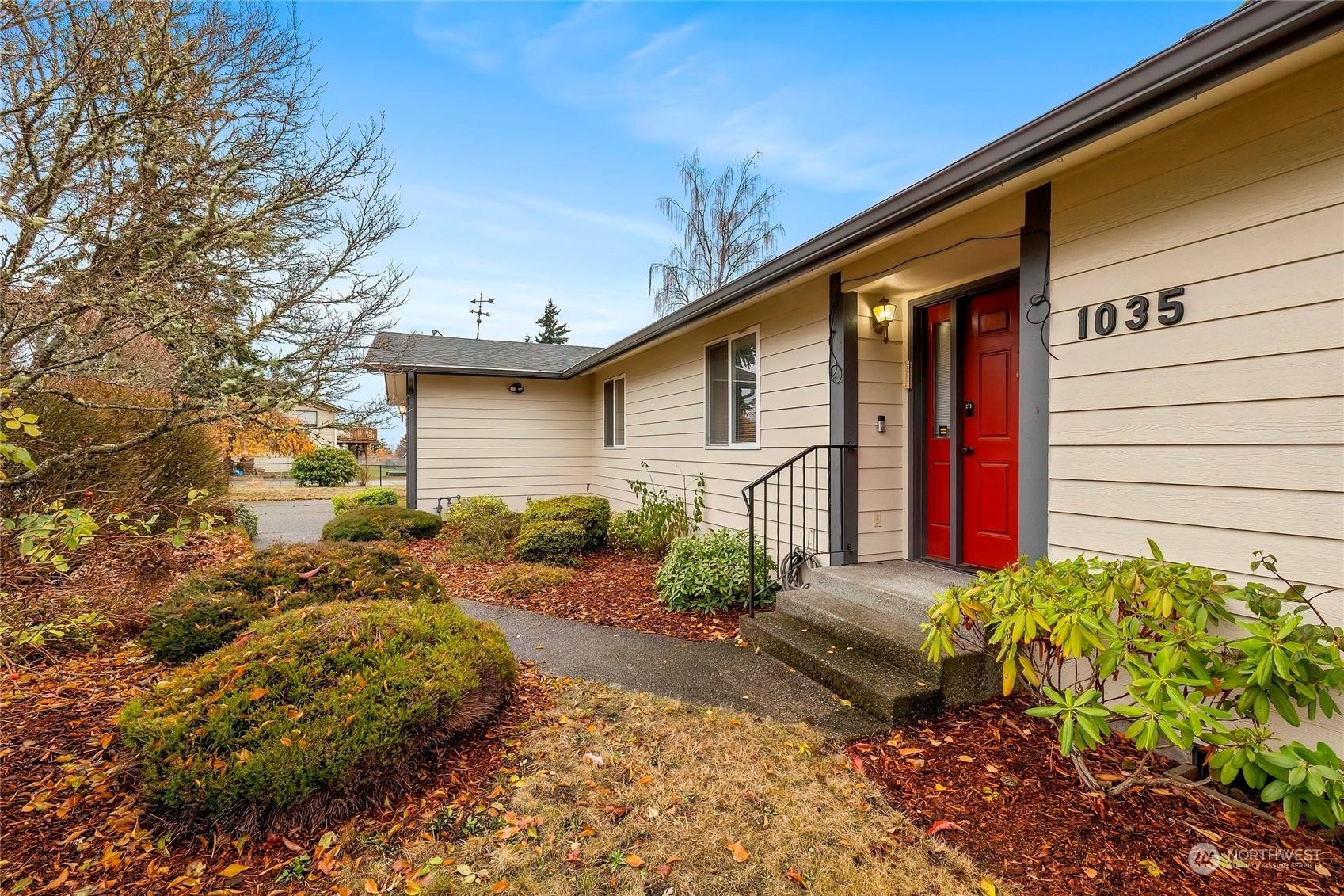 Property Photo:  1035 Chestnut Street  WA 98310 