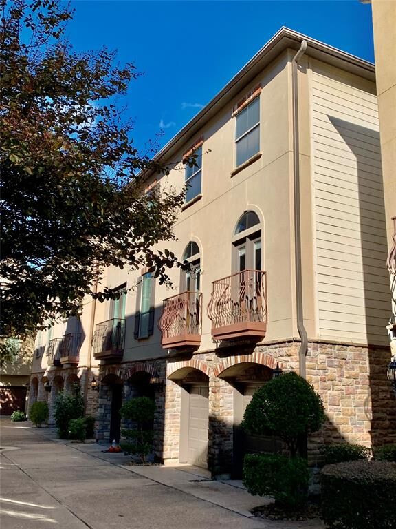 Property Photo: 542 Bomar Street TX 77006