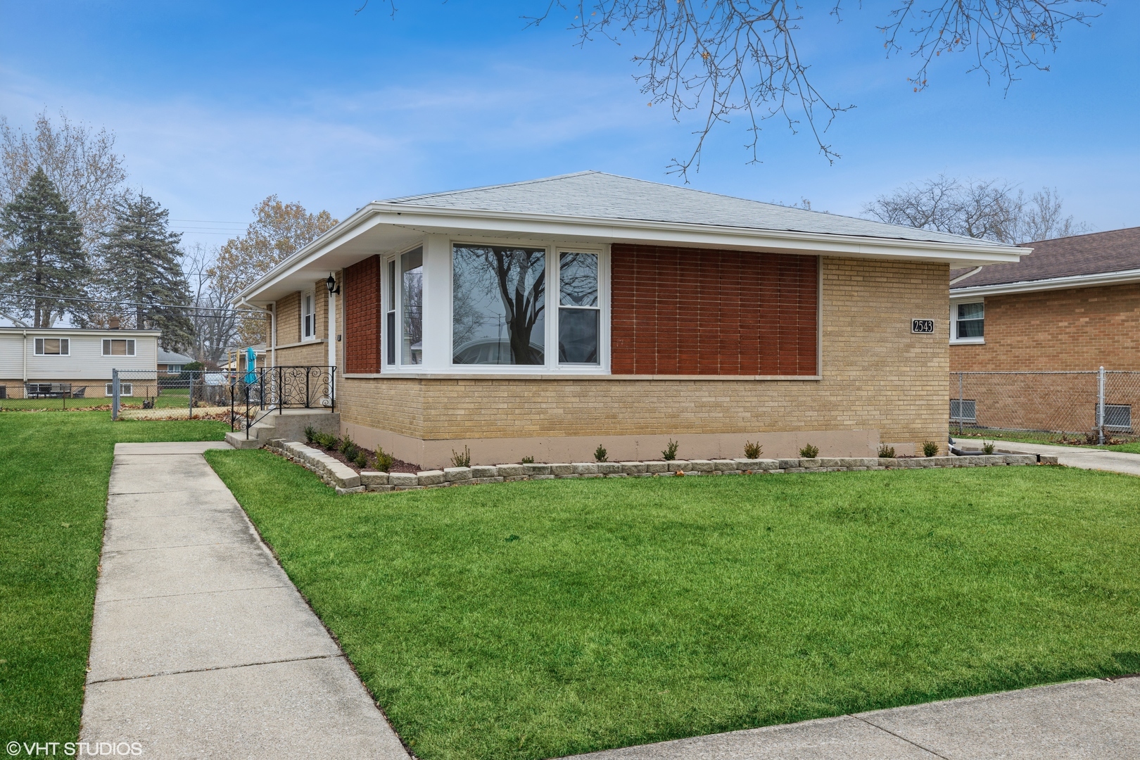 Property Photo:  2543 Mayfair Avenue  IL 60154 