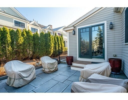 Property Photo:  5 Lillian Way 5  MA 01778 