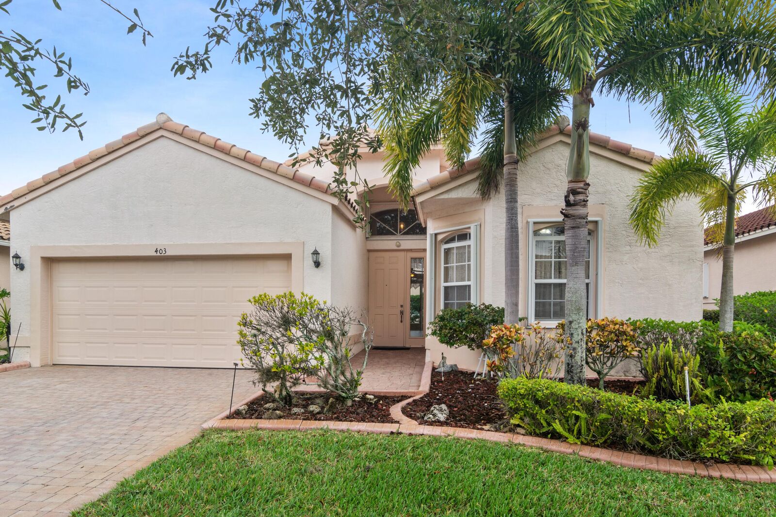 Property Photo: 403 NW Springview Loop FL 34986