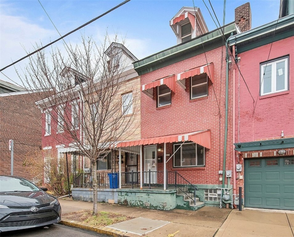 Property Photo:  137 Pearl St  PA 15224 