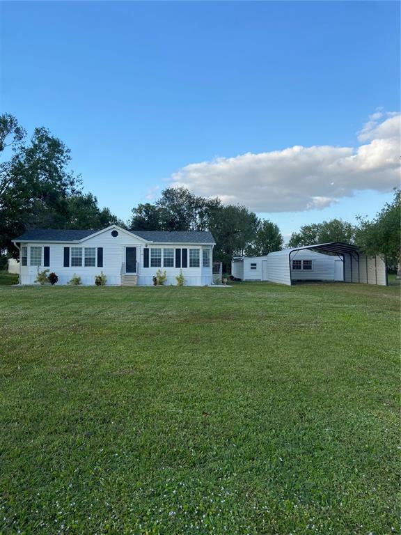 Property Photo:  5504 Swaying Palm Drive  FL 33982 