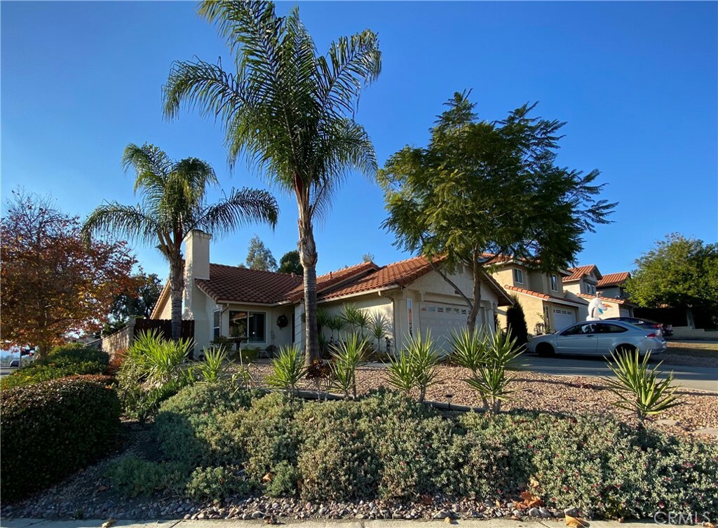 Property Photo:  39685 Almansa Court  CA 92562 