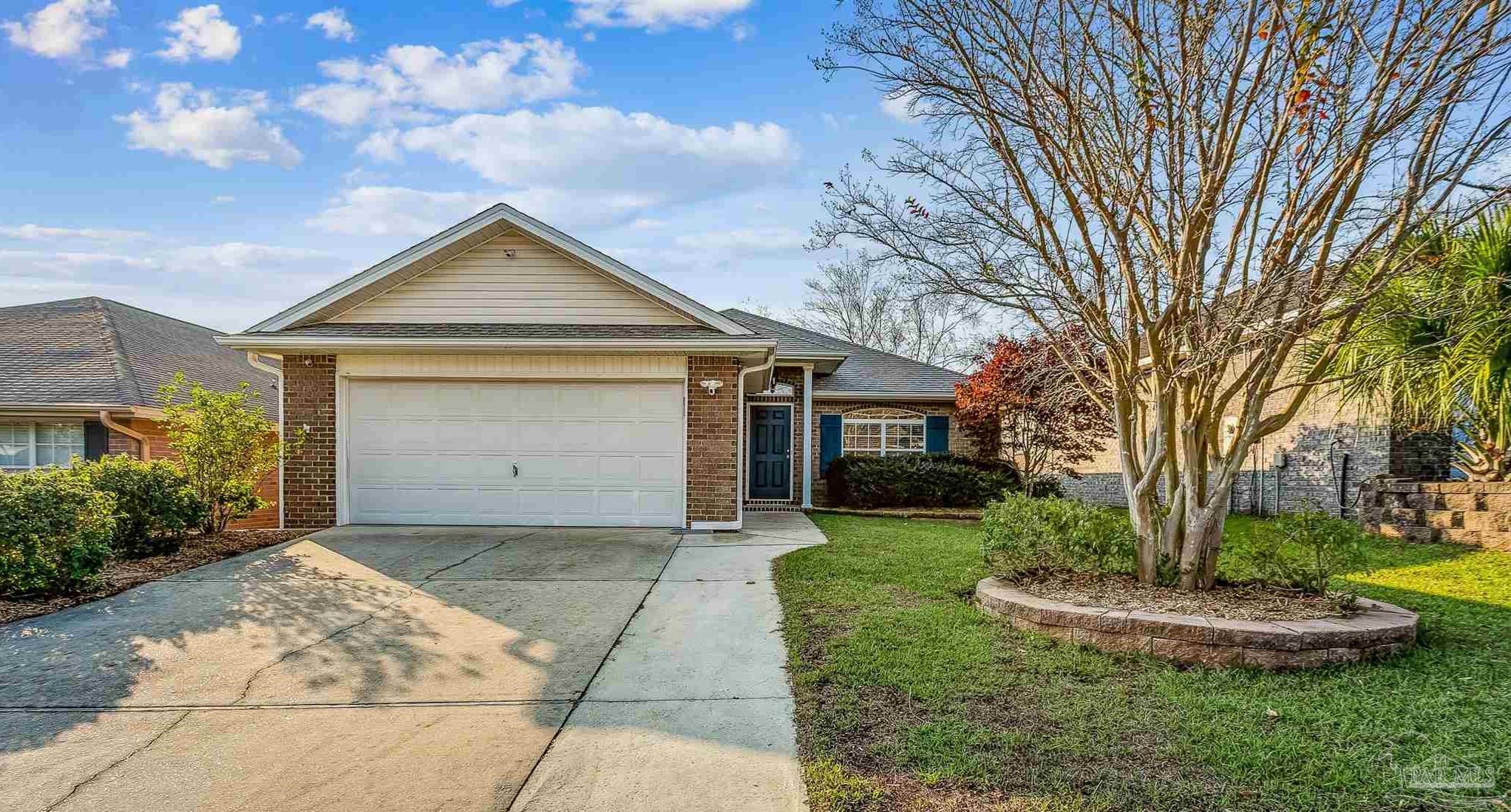 Property Photo: 5760 Jade Moon Cir FL 32583