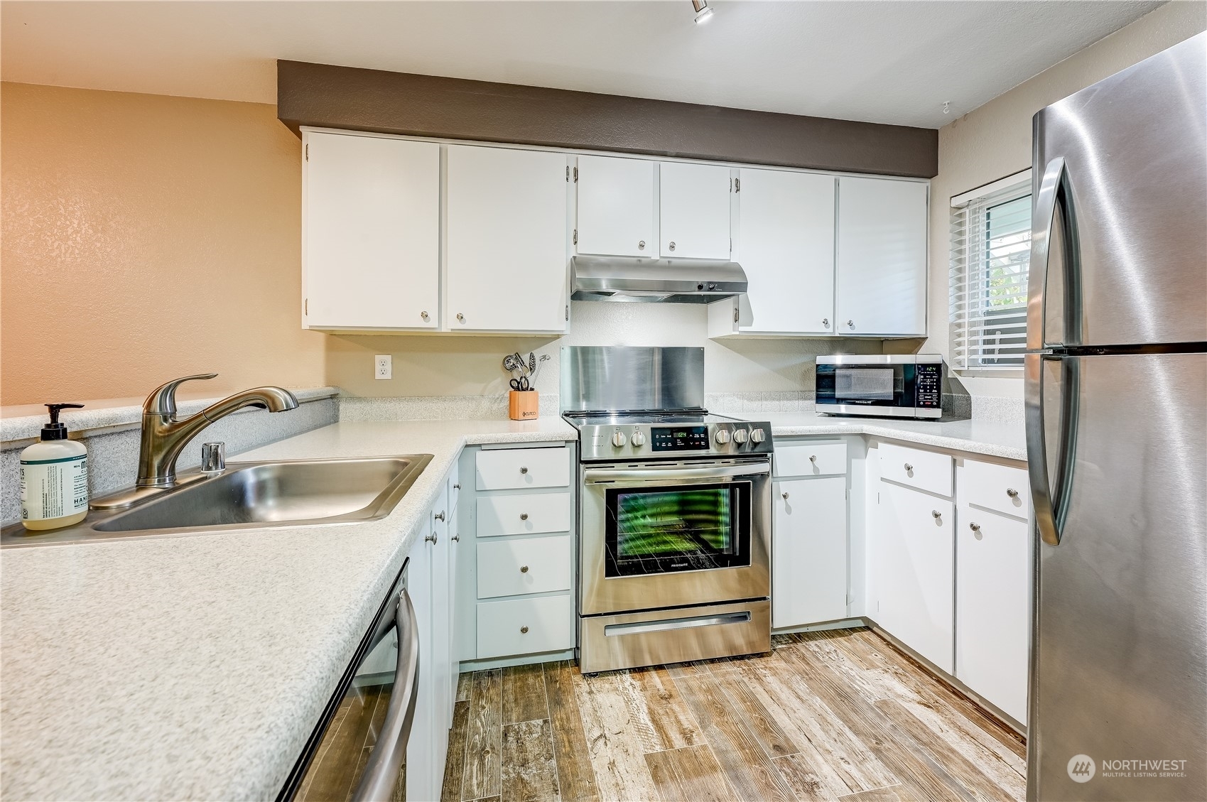 Property Photo: 25120 98th Place S A107 WA 98030