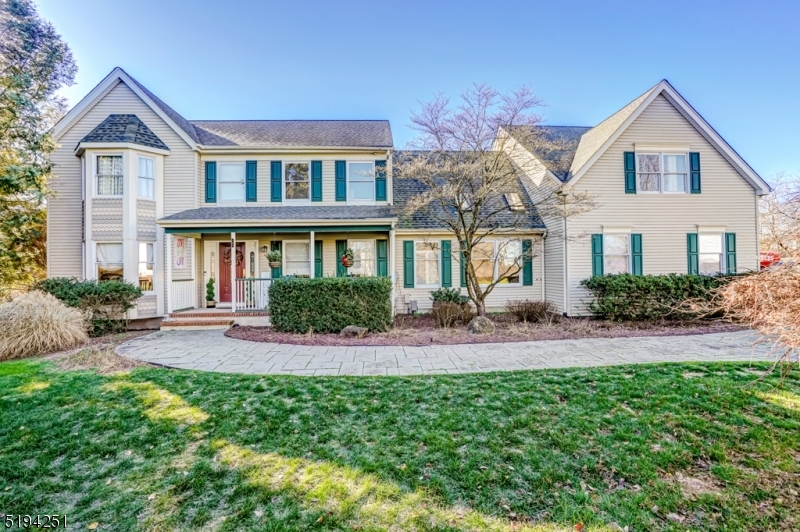 Property Photo: 10 Mills Ct NJ 08822