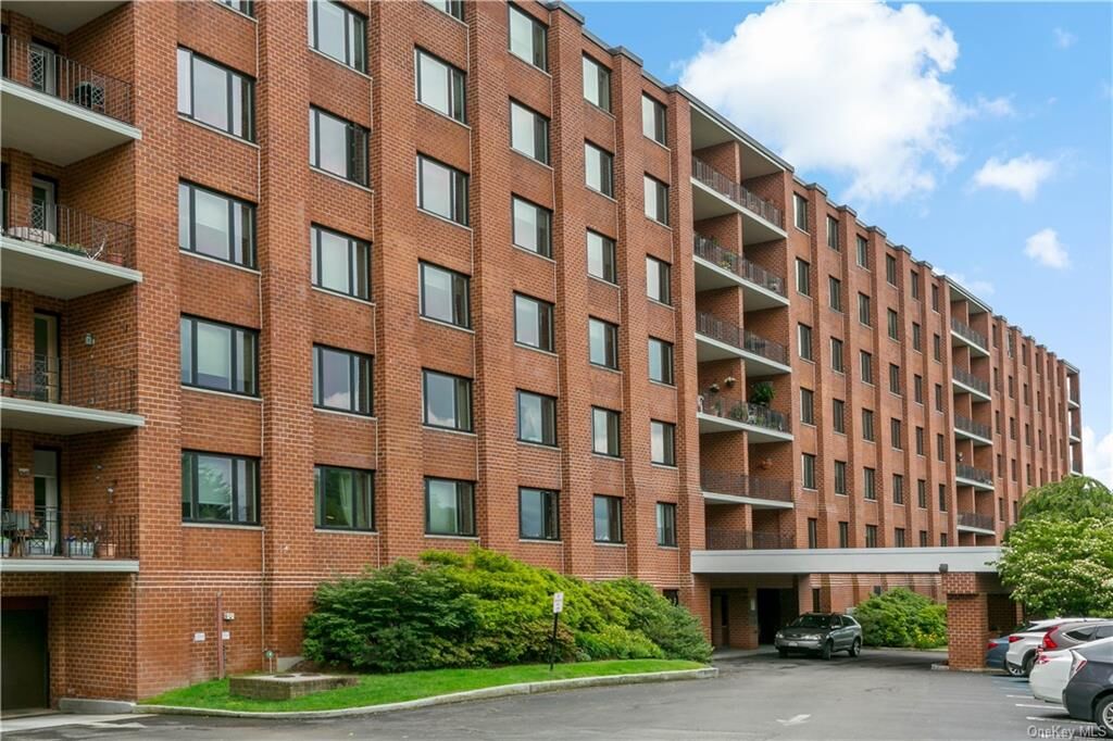 Property Photo:  16 Rockledge Avenue 2N-1  NY 10562 