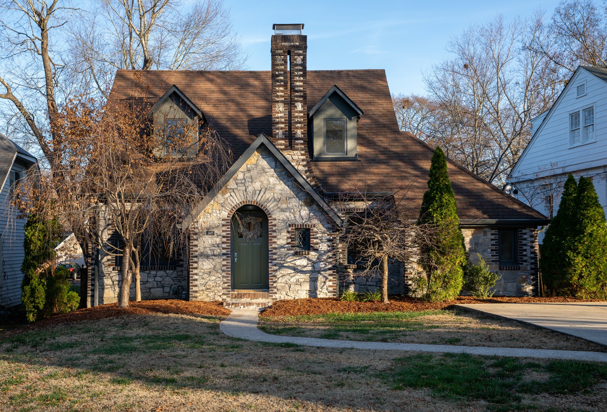 Property Photo: 907 N 16th St TN 37206