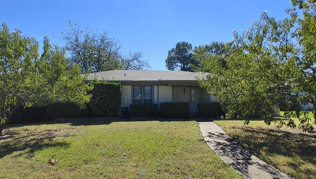 Property Photo:  1322 E Spring Valley Road  TX 75081 