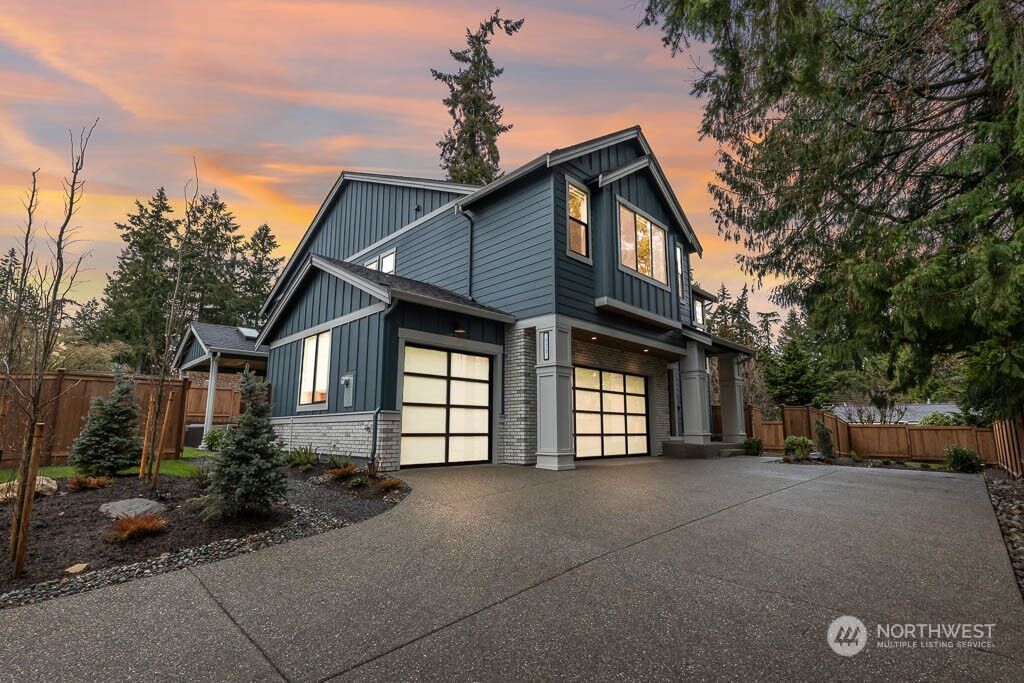 Property Photo: 975 131st Place NE 5 WA 98005