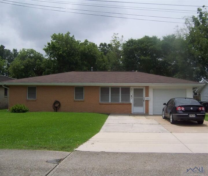 203 Buquet Street  Houma LA 70360 photo