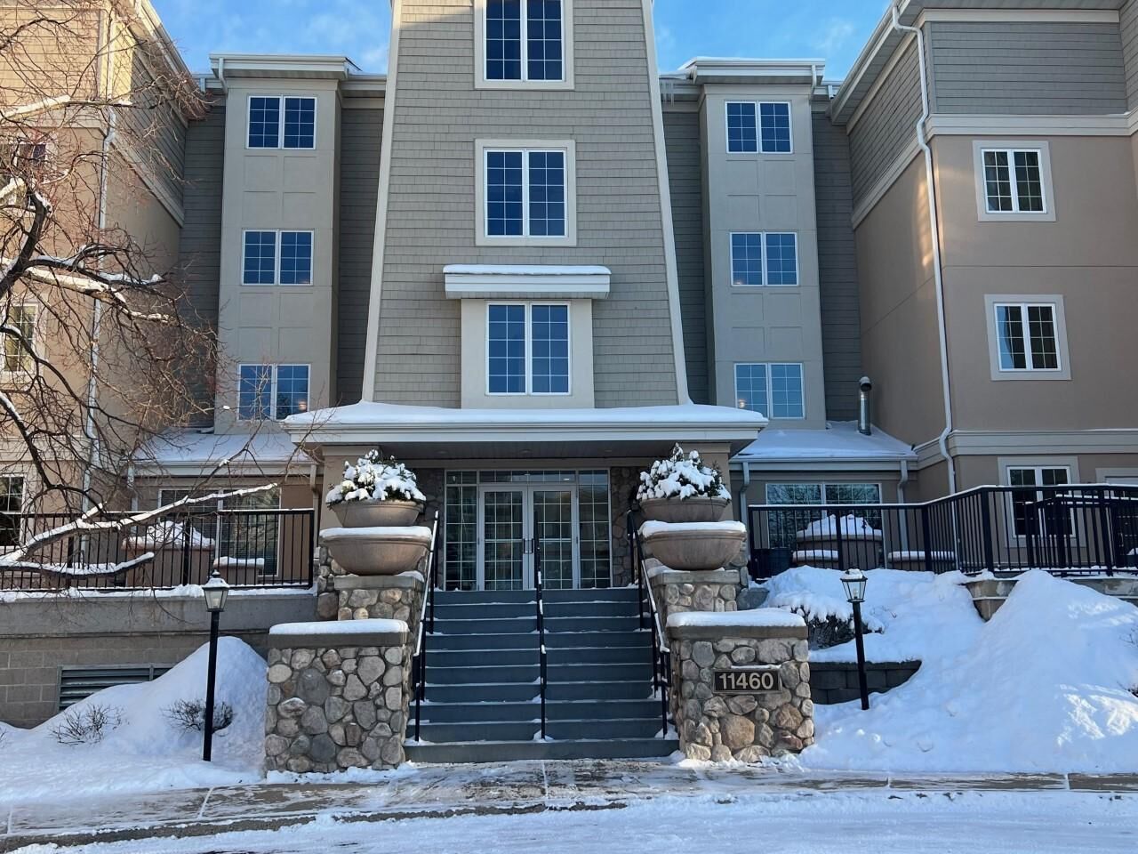 Property Photo:  11460 Fairfield Road W 304  MN 55305 