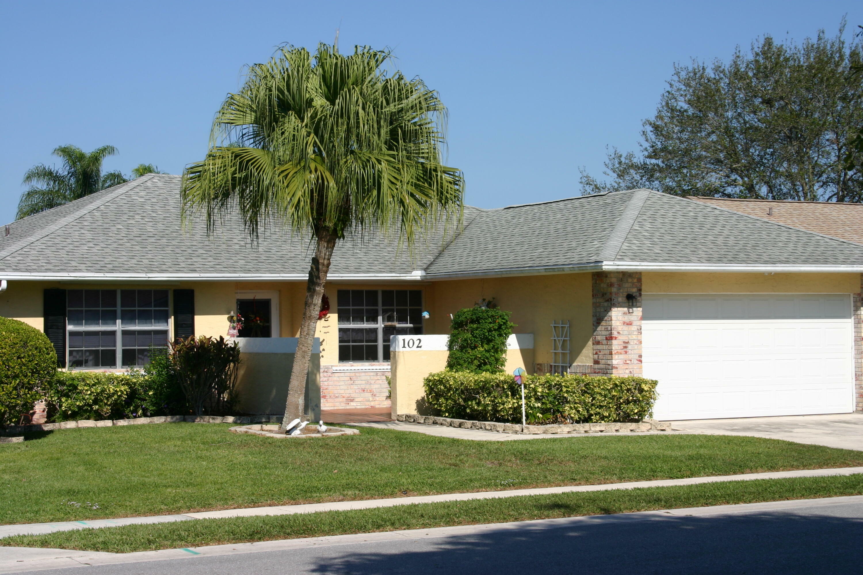 Property Photo: 102 Stillwater Circle FL 33458