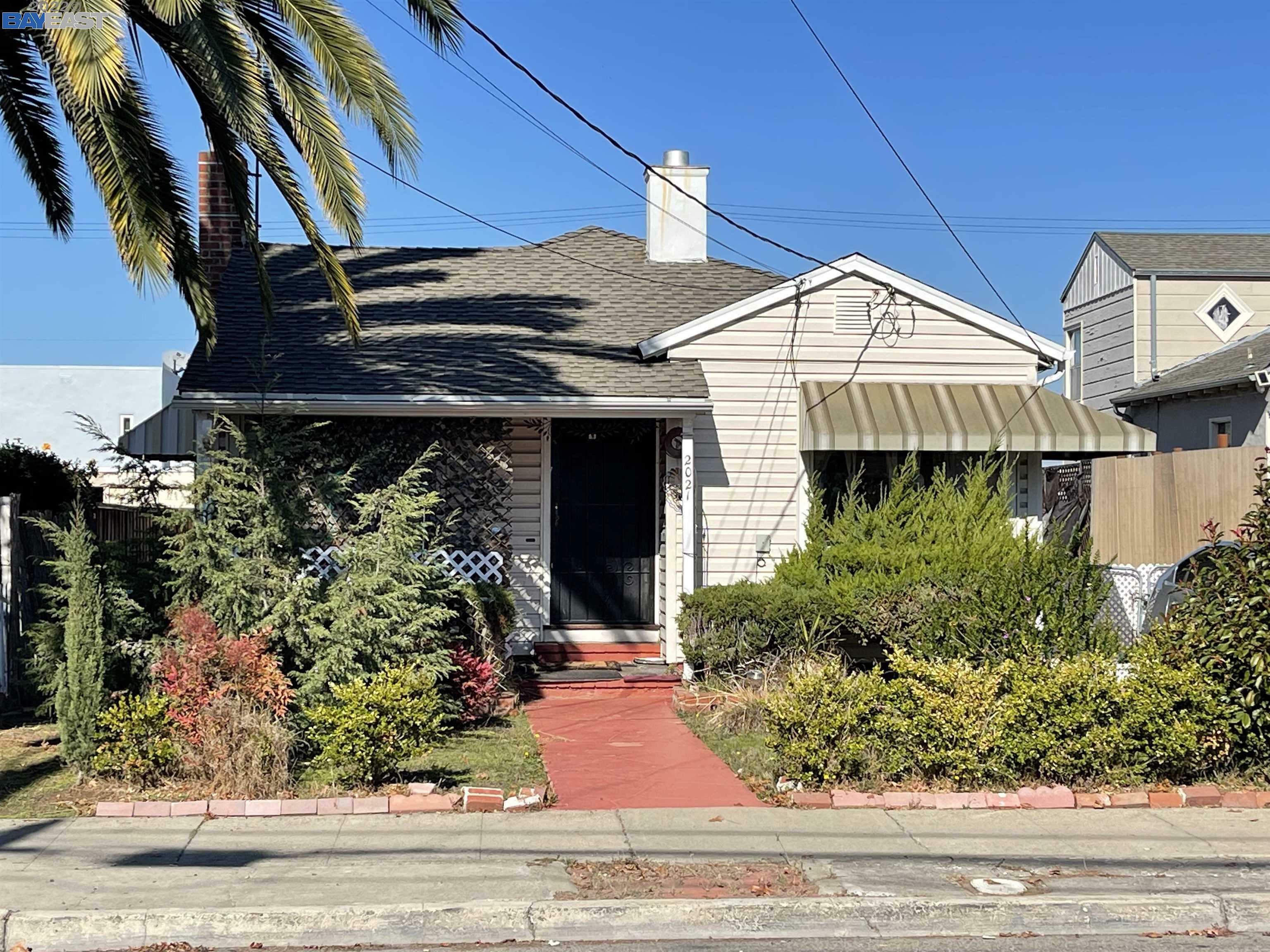 Property Photo:  2021 Durant Ave  CA 94603 
