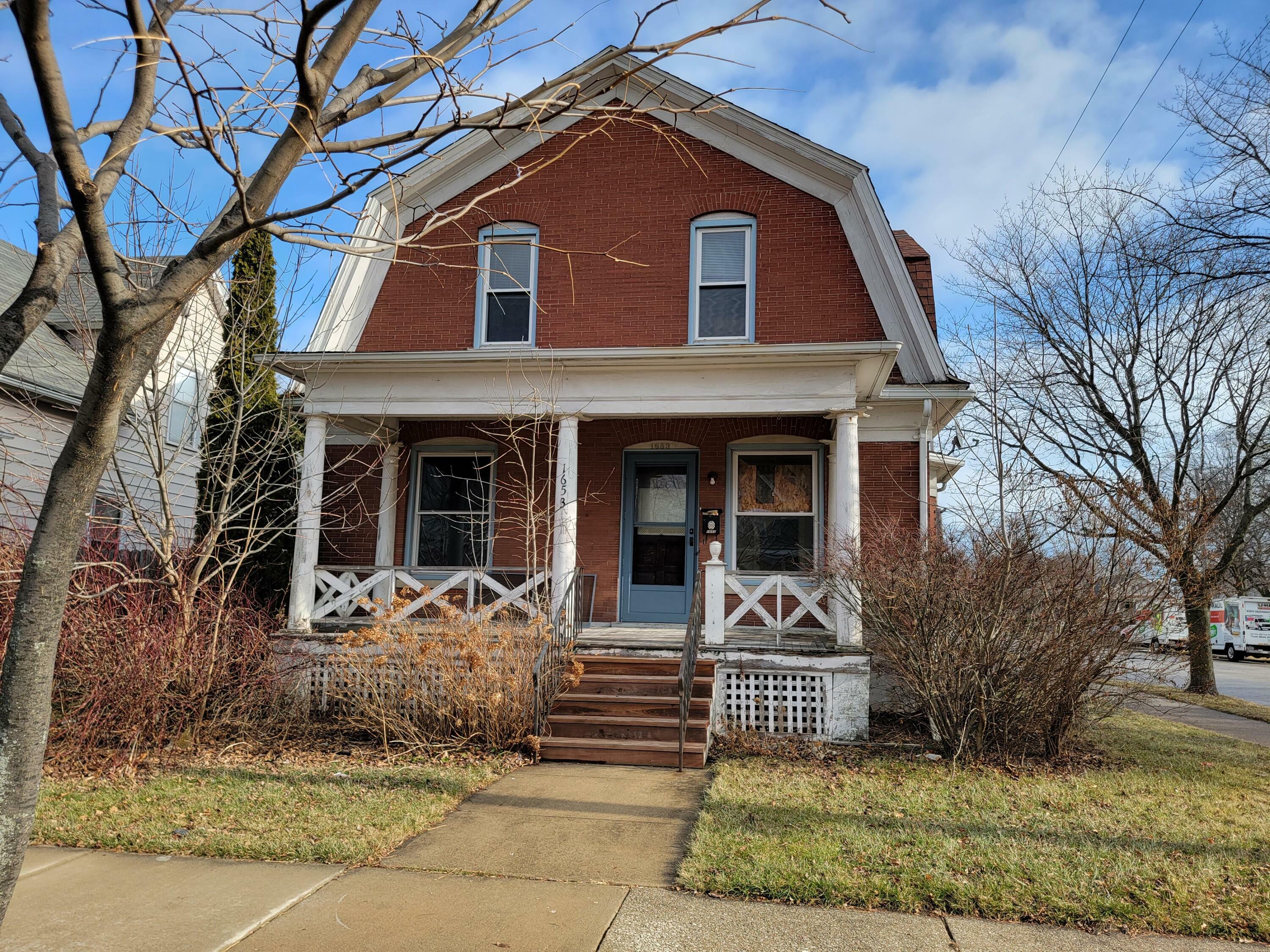 Property Photo:  1653 Thurston Ave  WI 53405 