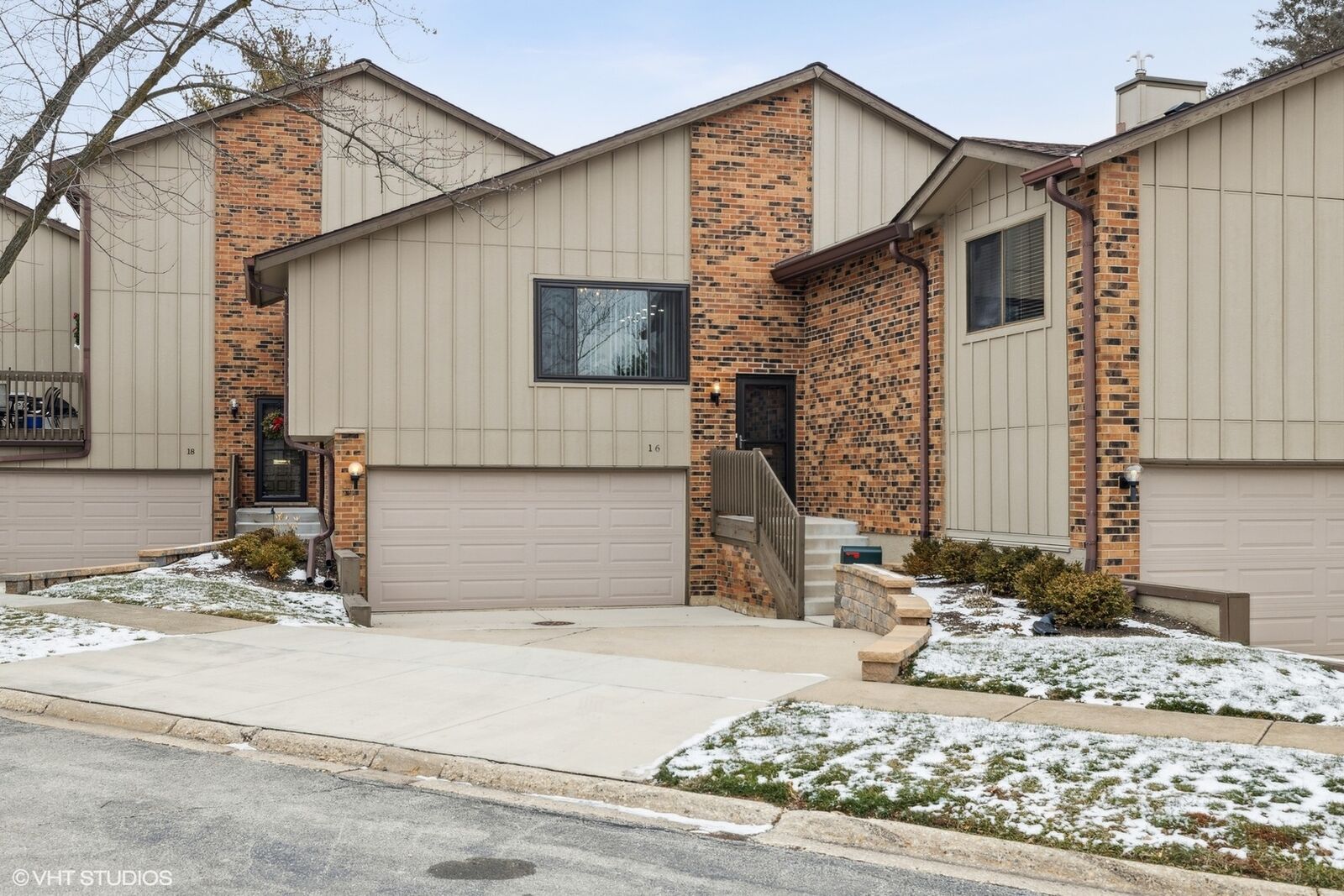 Property Photo:  16 Clubside Drive  IL 60527 