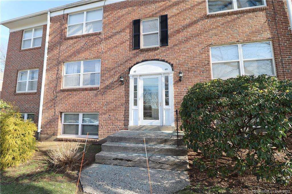 Property Photo: 42 Arnold Way 42B CT 06119
