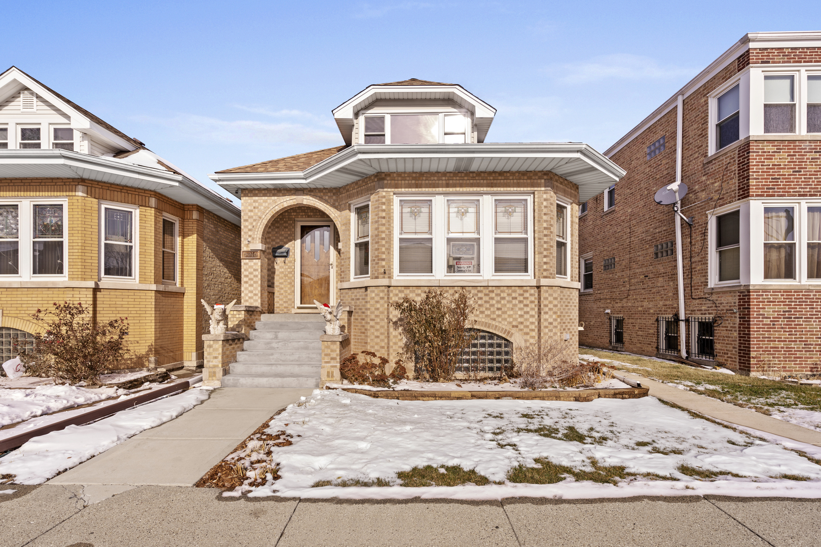 Property Photo:  6016 W Eddy Street  IL 60634 