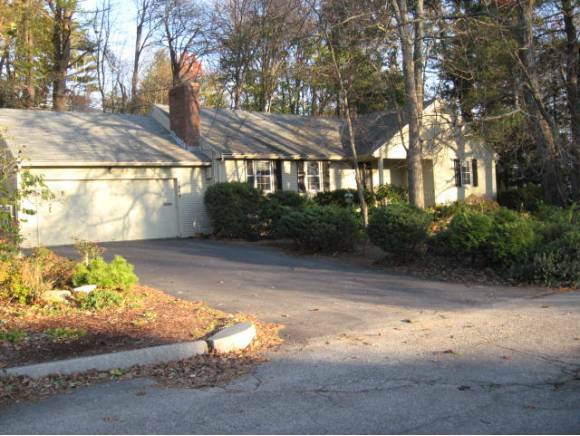 Property Photo: 1089 Chestnut St. NH 03104
