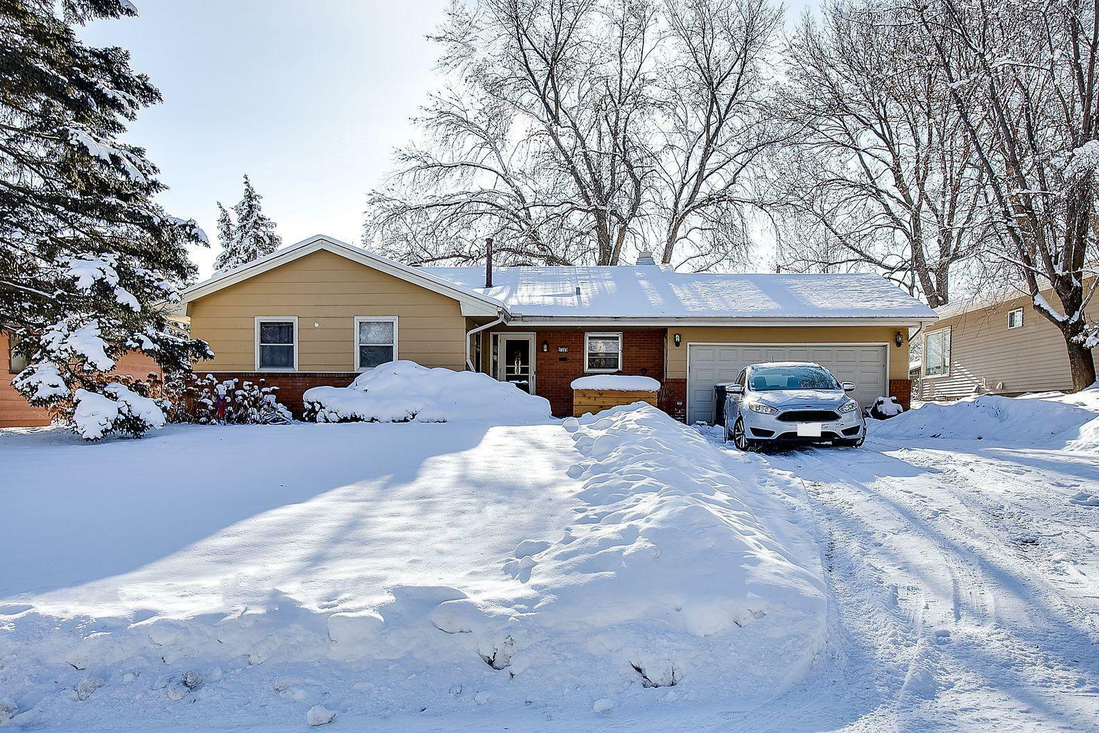 Property Photo:  3300 Hilldale Avenue NE  MN 55418 