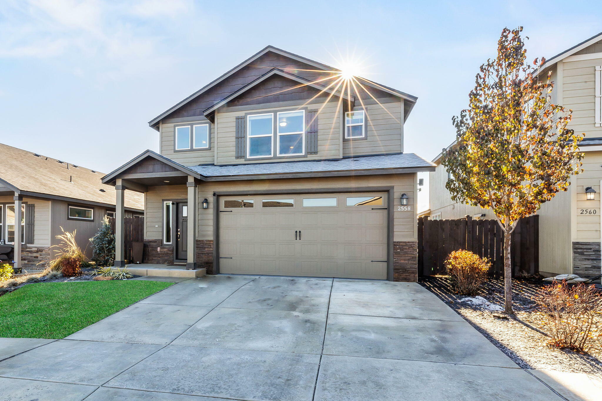 Property Photo: 2558 NW Hemlock Way OR 97756