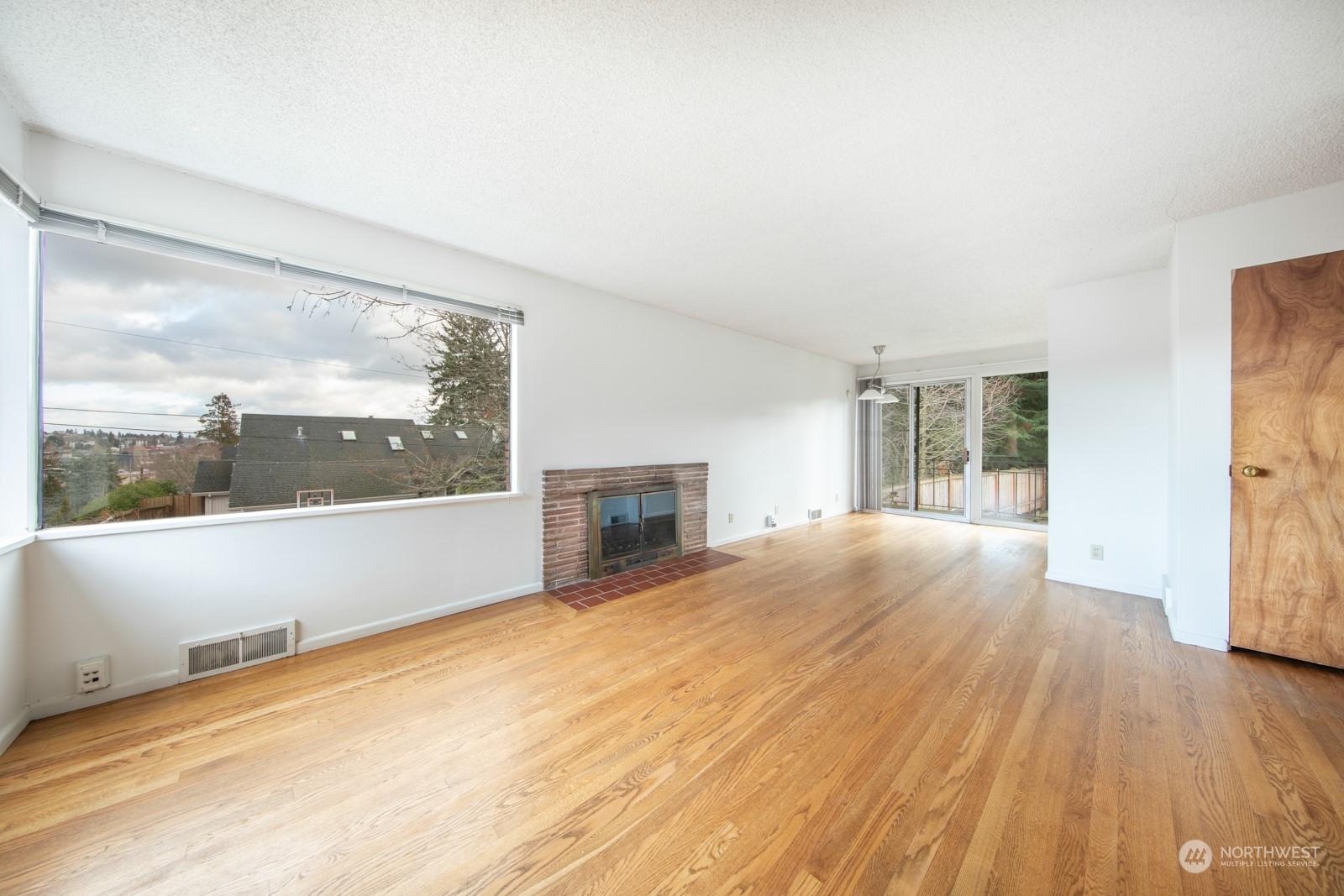 Property Photo:  703 W Bertona Street  WA 98119 