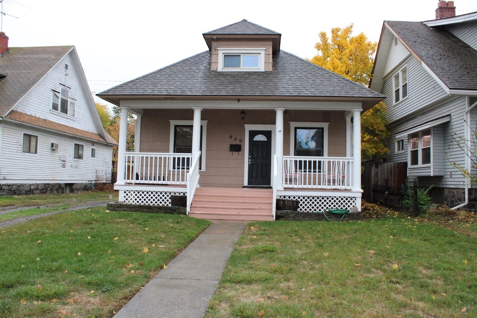 Property Photo:  809 W Montgomery Ave  WA 99205 