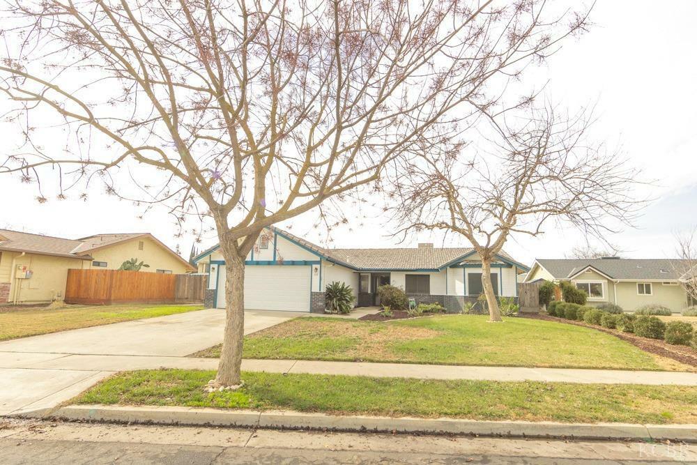 519 Blakeley Drive  Lemoore CA 93245 photo