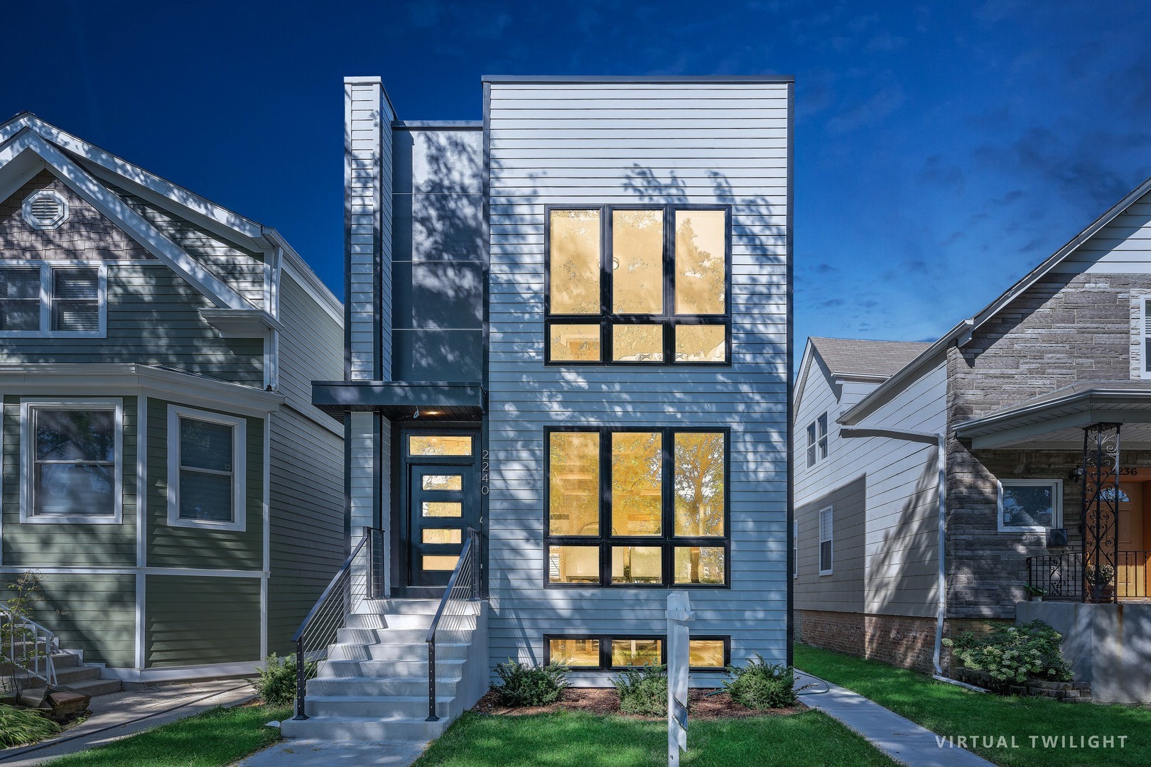 Property Photo: 2240 W Farragut Avenue IL 60625
