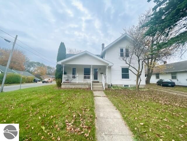 Property Photo:  910 W Superior Street  MI 48801 