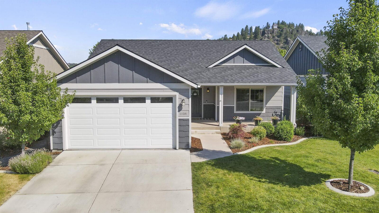 Property Photo: 11601 E Rivercrest Dr WA 99206
