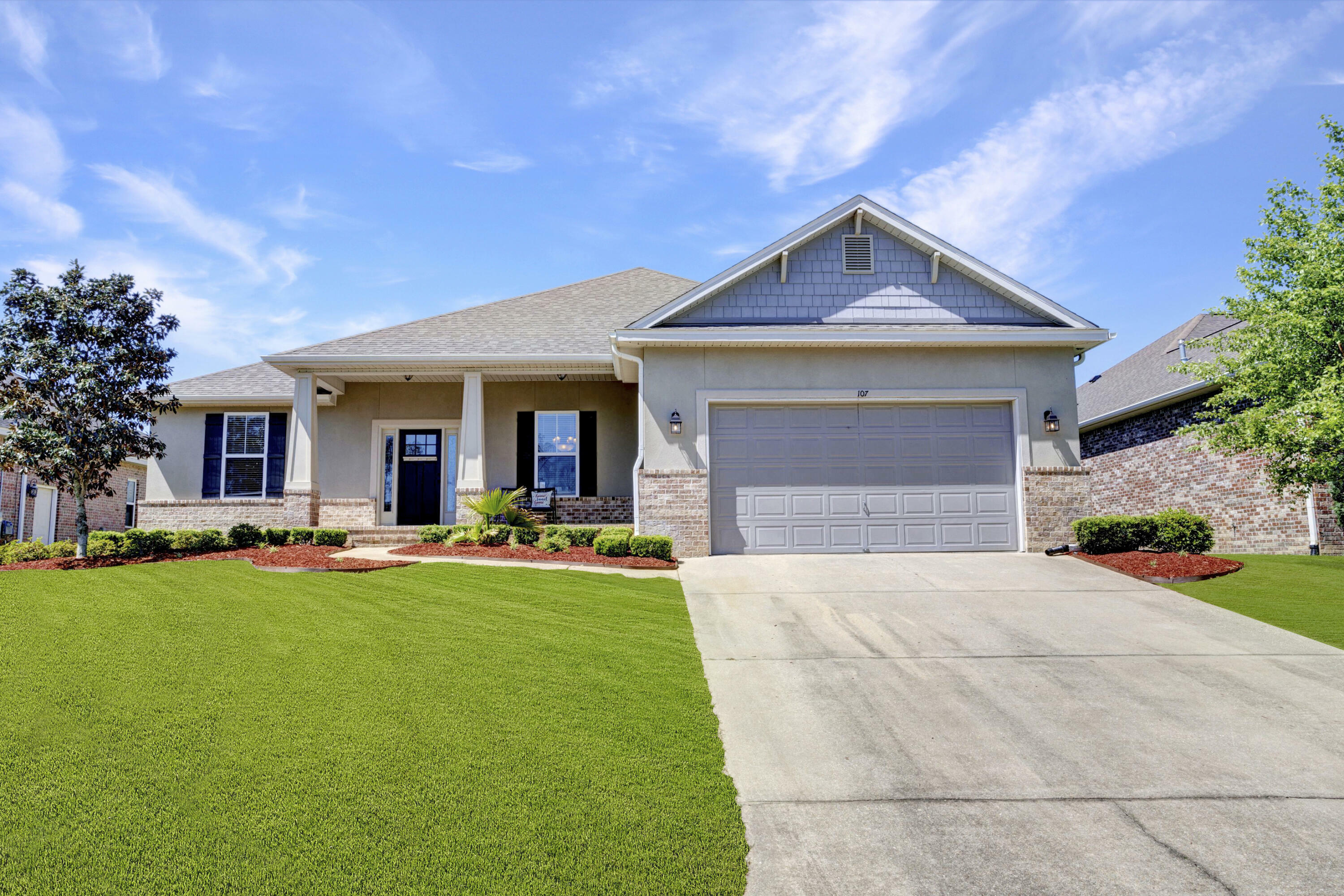 Property Photo: 107 Alicia Drive FL 32536