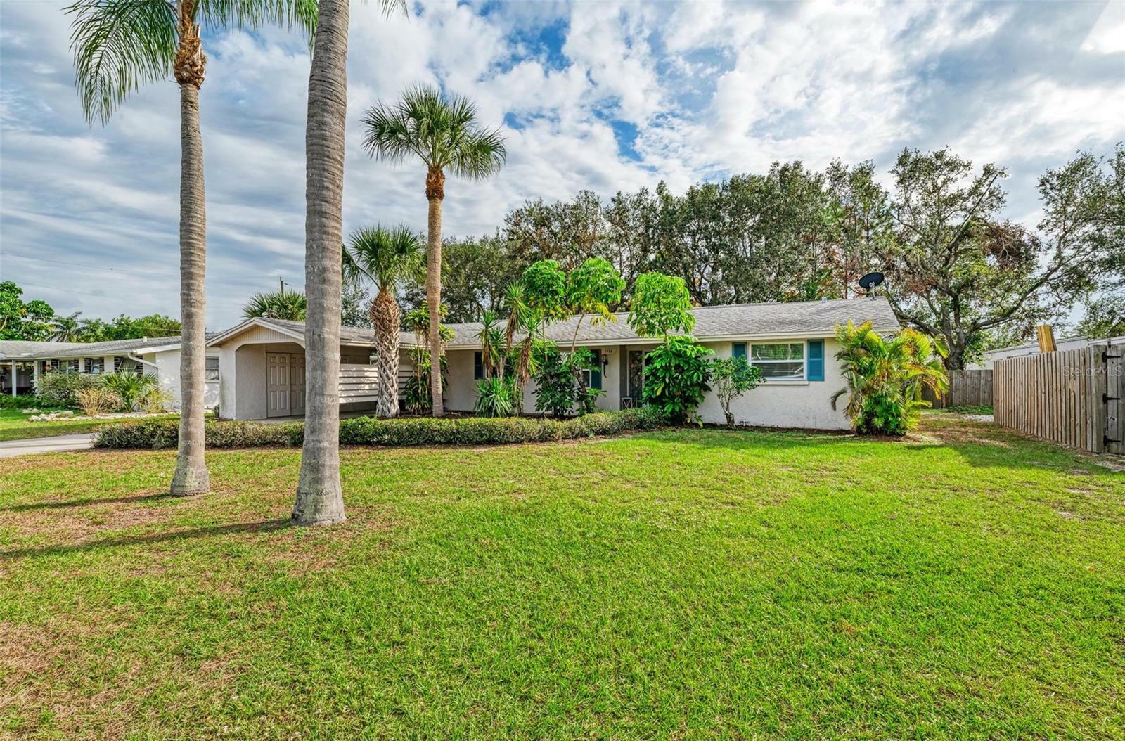 Property Photo:  7326 Cass Circle  FL 34231 