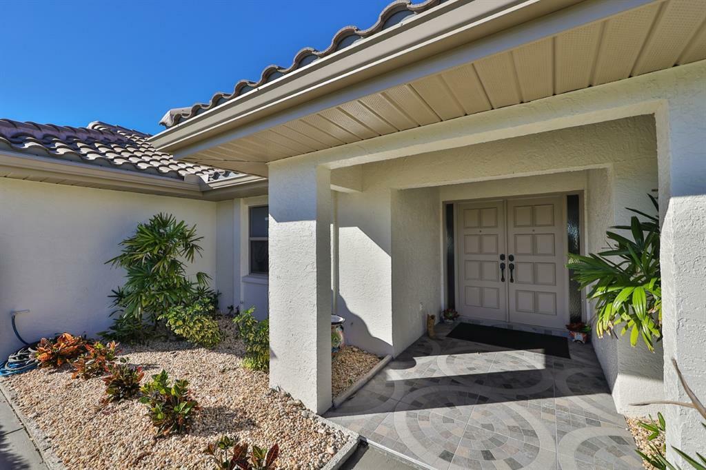 Property Photo: 1914 Wolf Laurel Drive FL 33573