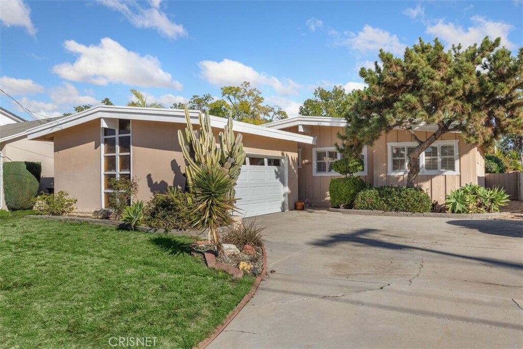 Property Photo:  6048 Wilkinson Avenue  CA 91606 